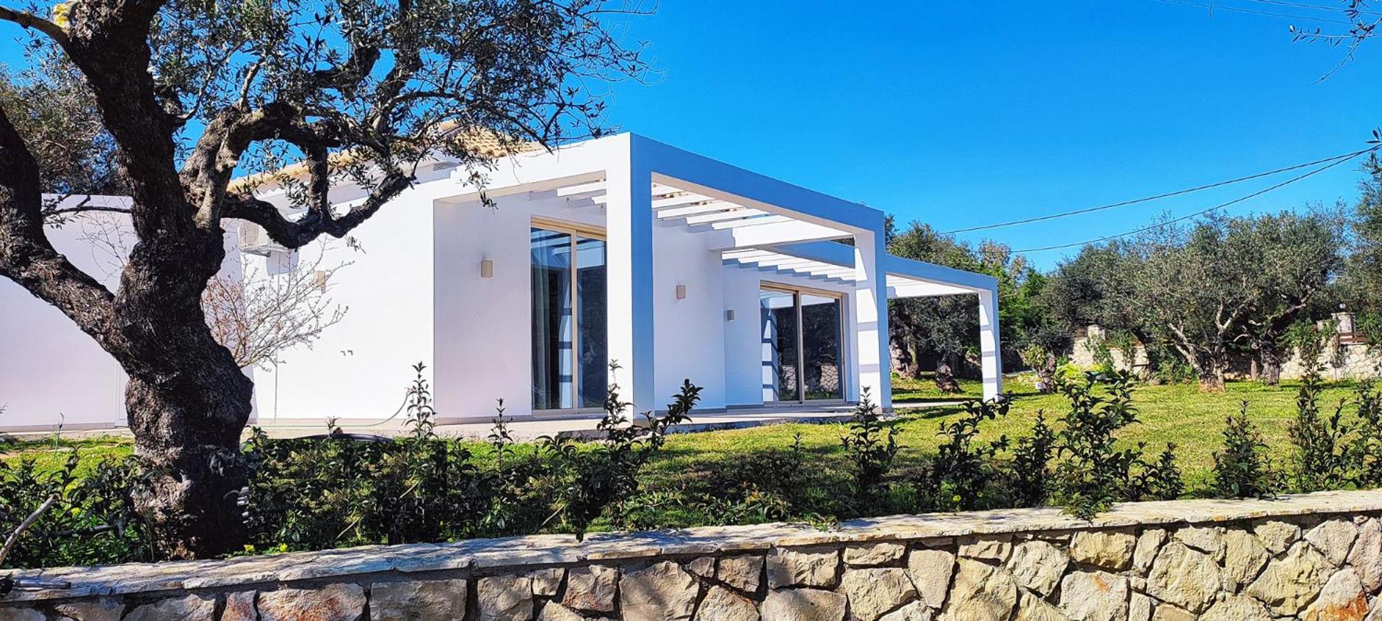 Mavra Villa *